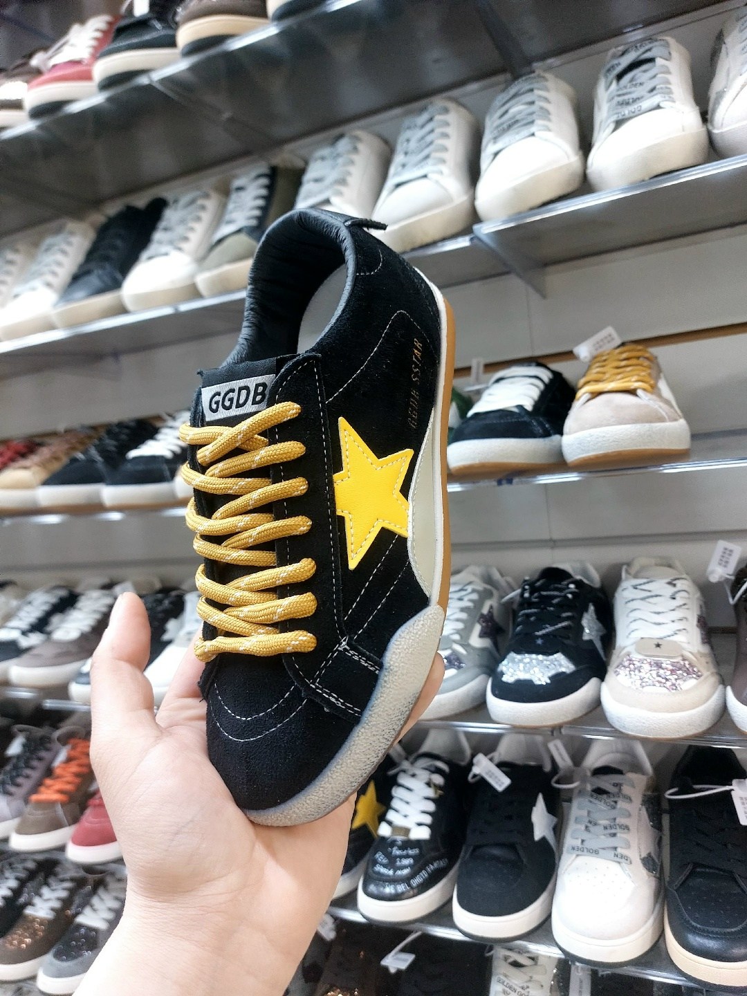 кроссовки golden goose,кеды golden goose,,golden goose sneakers,черные женские кроссовки и кеды golden goose deluxe brand