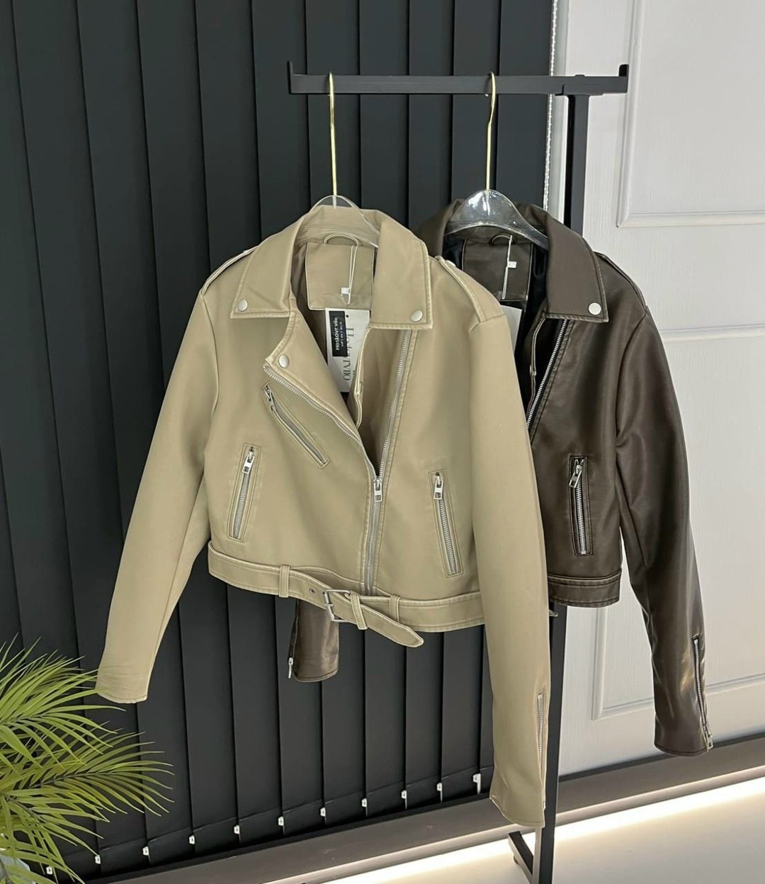 женская укороченная куртка из искусственной кожи,куртка кожаная,куртка косуха,куртка косуха кожаная,косуха