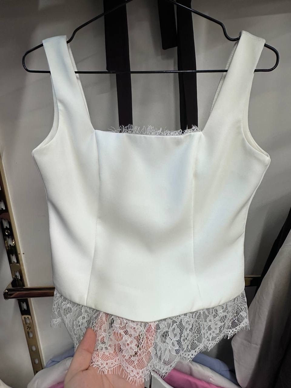 майка с кружевами,топ с кружевом,топ в бельевом стиле,шелковый топ,топ шелковый с кружевом