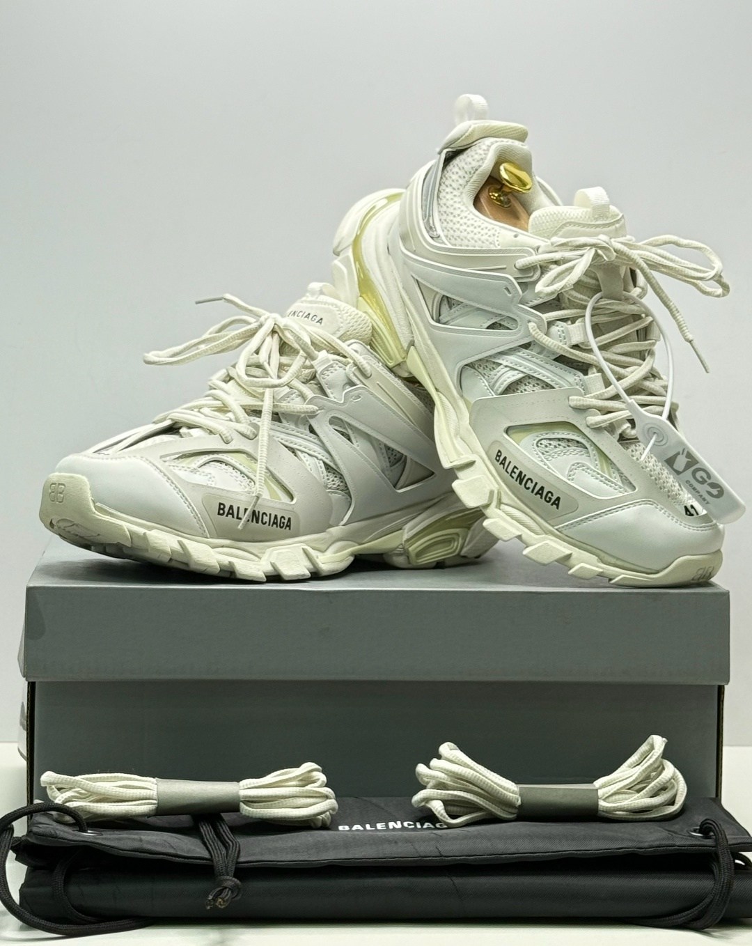 кроссовки balenciaga,кроссовки balenciaga track,кроссовки женские balenciaga,кроссовки баленсиага женские оригинал,мужские кроссовки balenciaga track белые с серым