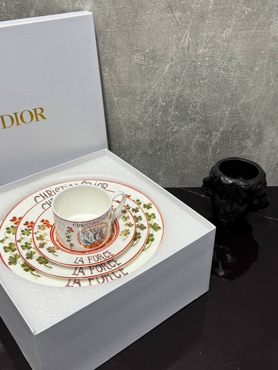 тарелка christian dior la force 26 см,dior посуда,чайная пара фарфоровая dior,чайная пара кристиан диор,посуда диор таро