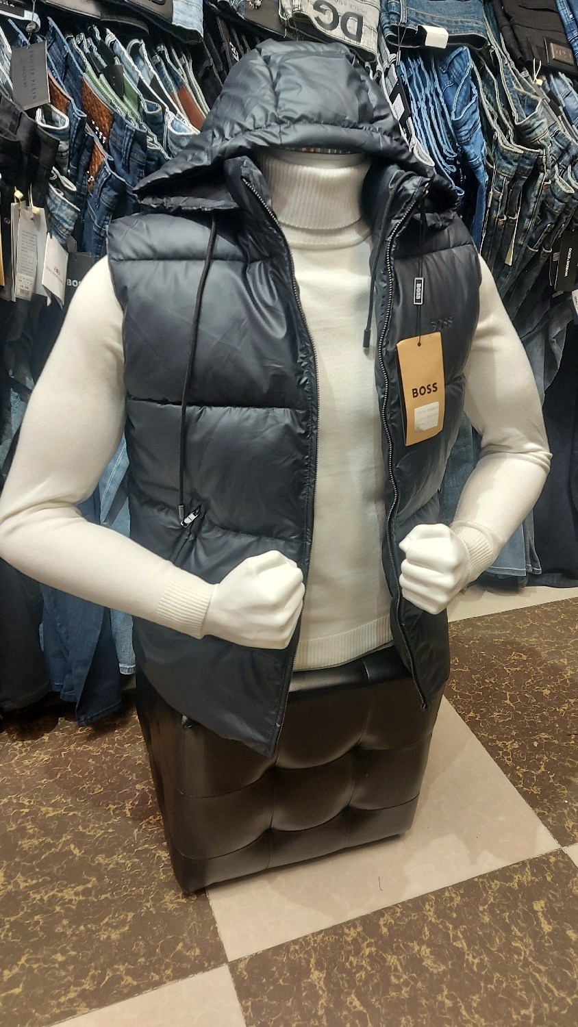 жилетка мужская hugo boss,жилет мужской,жилетка мужская,жилет boss мужской,hugo boss мужской жилет тёмно-синего цвета