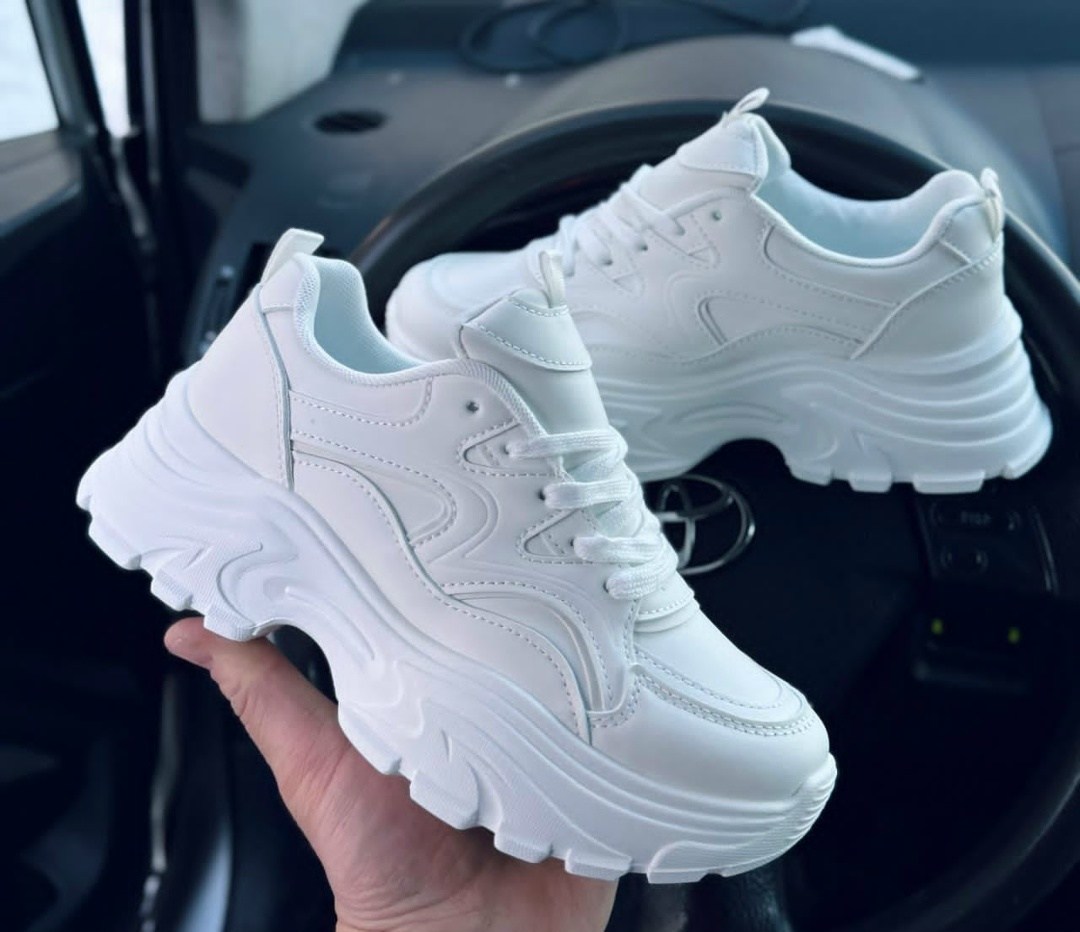 кроссовки на массивной подошве,кроссовки женские белые,кроссовки женские массивные,белые кроссовки,кроссовки белые женские на высокой подошве