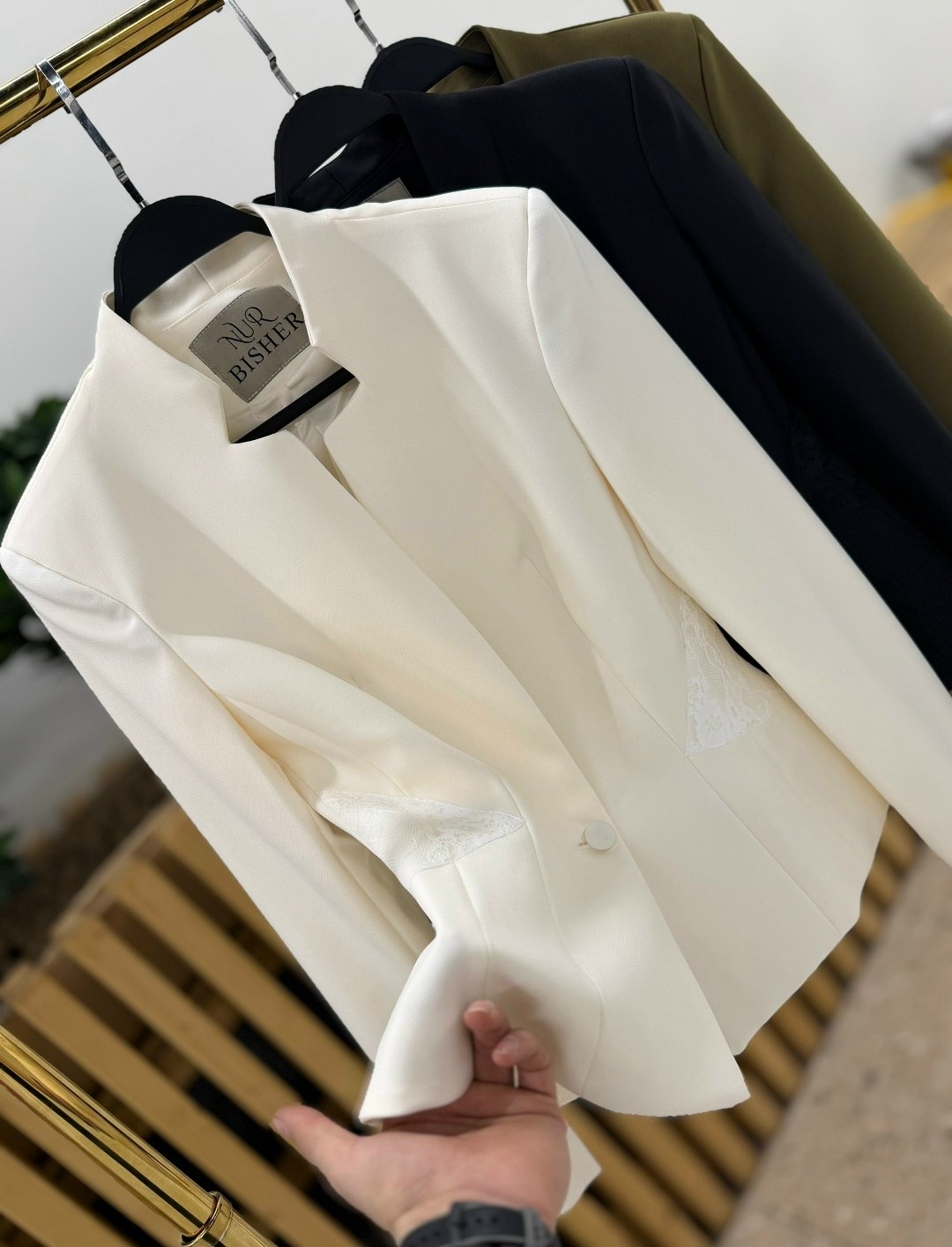 жакет с баской,женский пиджак,белый костюм,жакет,белый брючный костюм