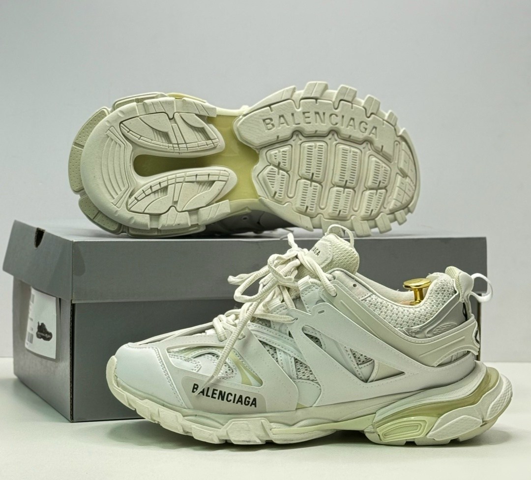 кроссовки balenciaga,кроссовки balenciaga track,кроссовки женские balenciaga,кроссовки баленсиага женские оригинал,мужские кроссовки balenciaga track белые с серым
