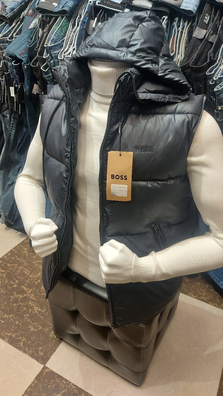 жилетка мужская hugo boss,жилет мужской,жилетка мужская,жилет boss мужской,hugo boss мужской жилет тёмно-синего цвета