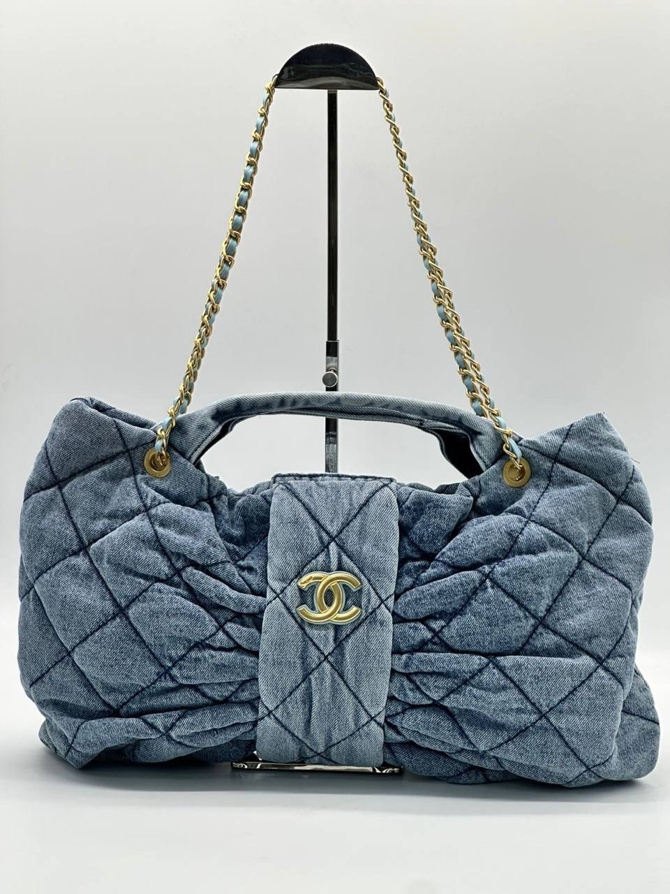 голубая джинсовая сумка chanel 25 small,сумки джинсовые,джинсовая женская сумка chanel,сумка,стеганая сумка