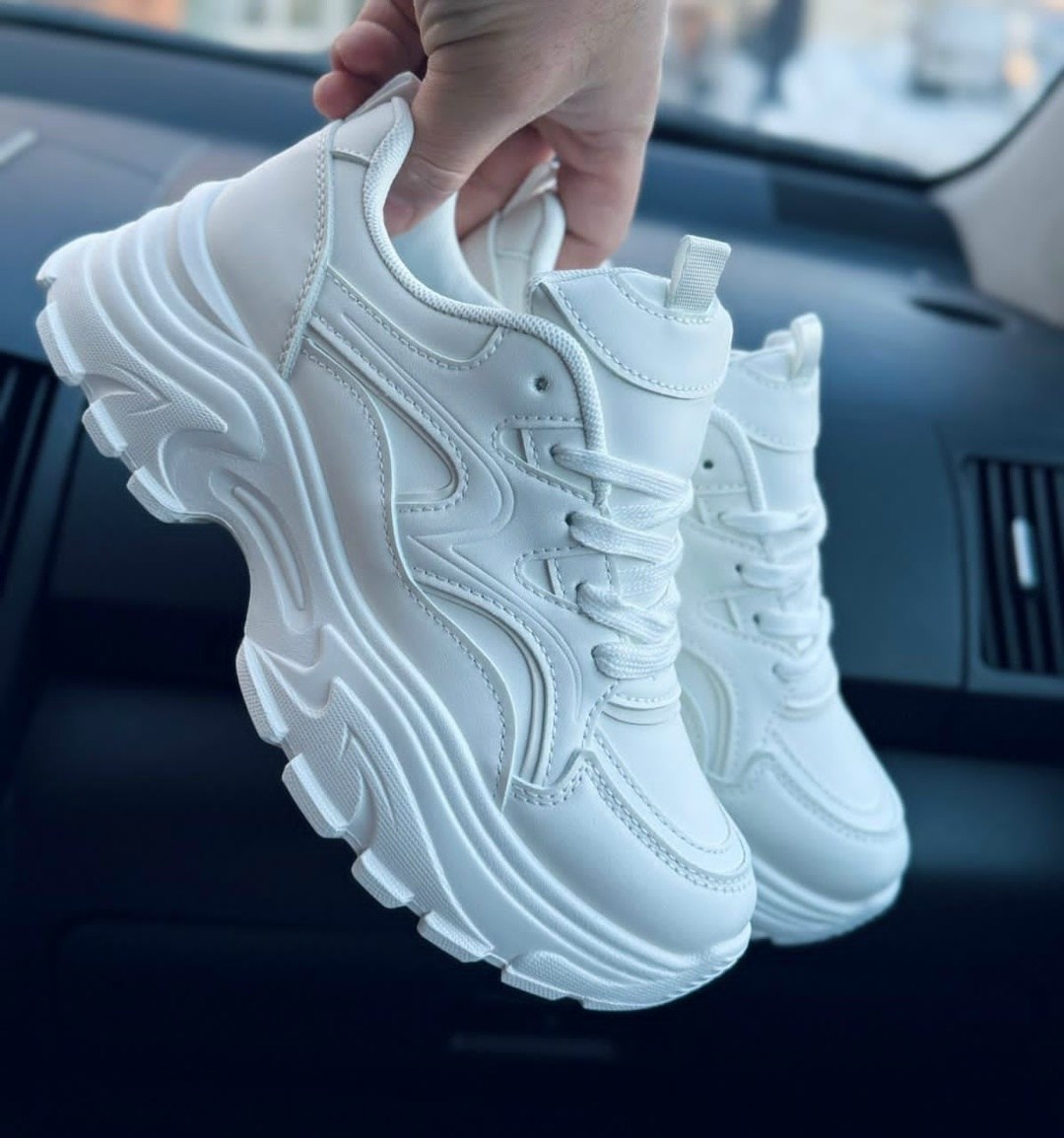 кроссовки на массивной подошве,кроссовки женские белые,кроссовки женские массивные,белые кроссовки,кроссовки белые женские на высокой подошве