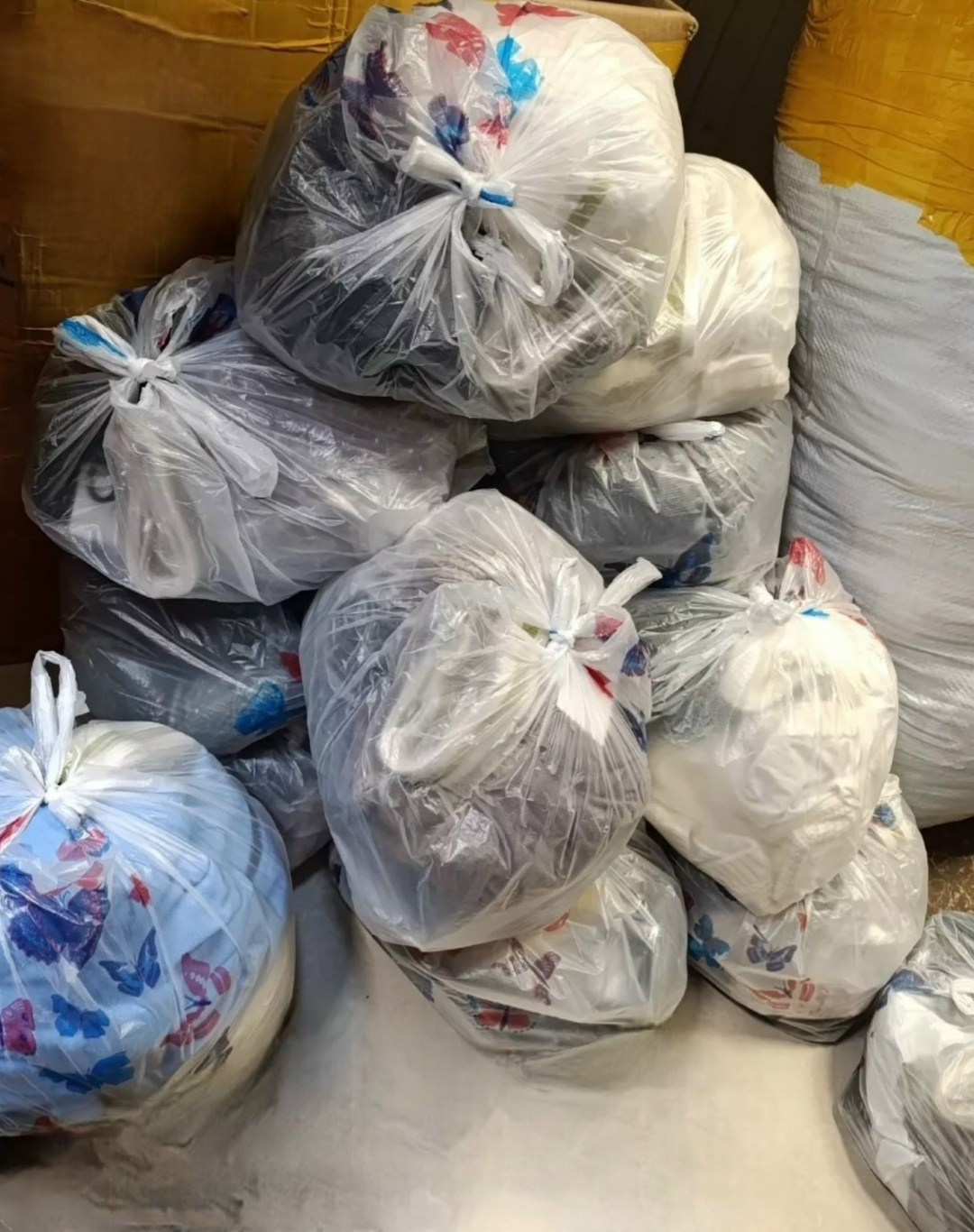 вещи в пакетах,пакет детских вещей,детские вещи пакет,пакет вещей женских,пакет вещей