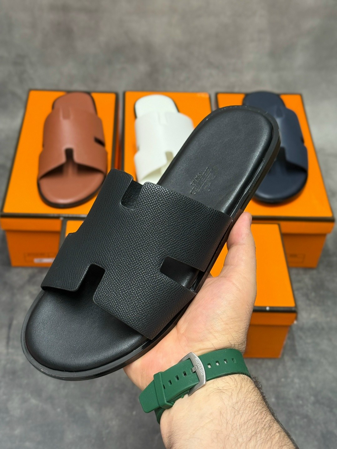 мужские шлепанцы эрмес,шлепанцы hermes,шлепки hermes,мужские шлепки гермес,тапочки hermes мужские