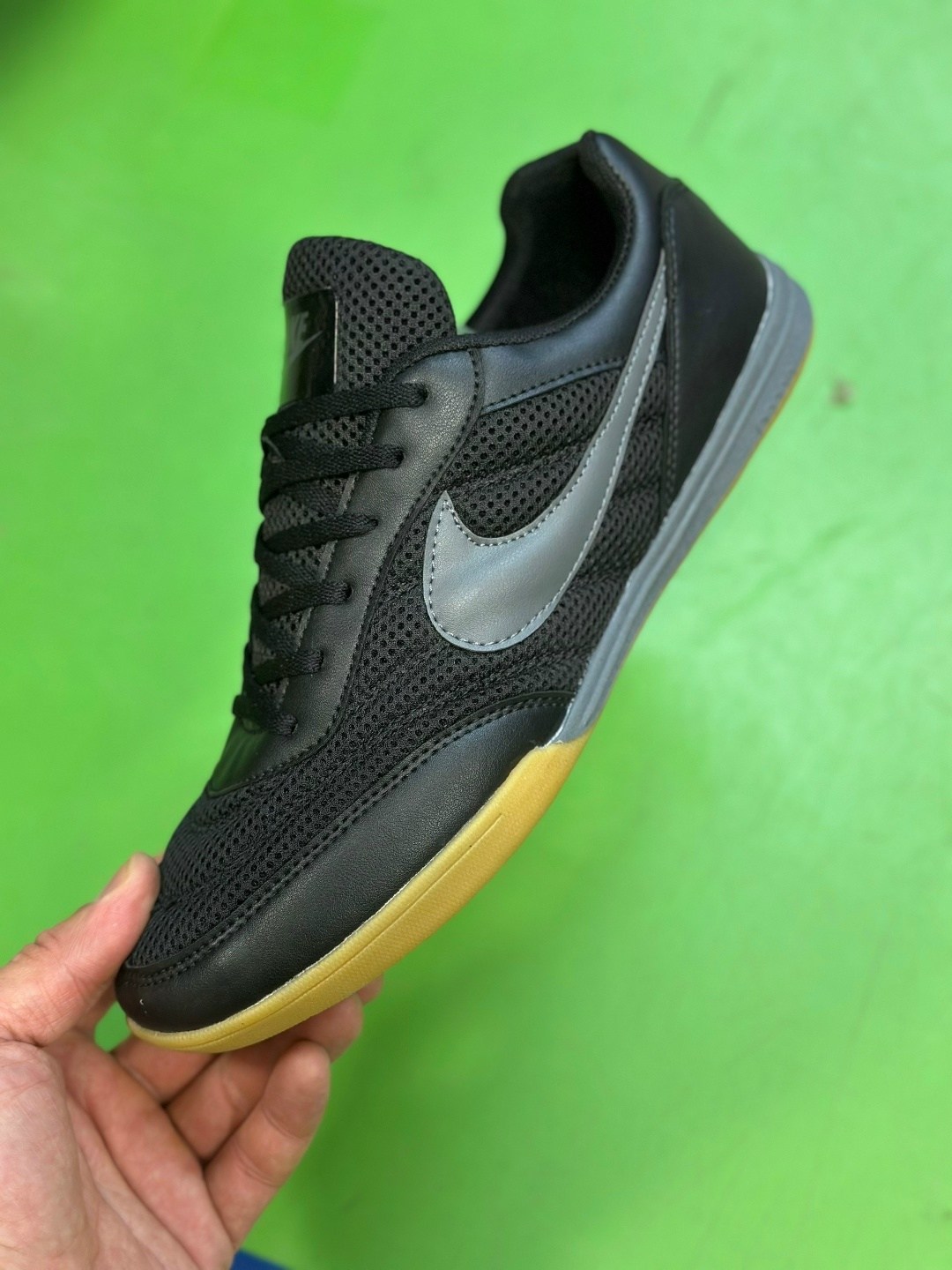 спортивная ,кеды футбольные,кроссовки,футбольные кеды найк,мужские кроссовки