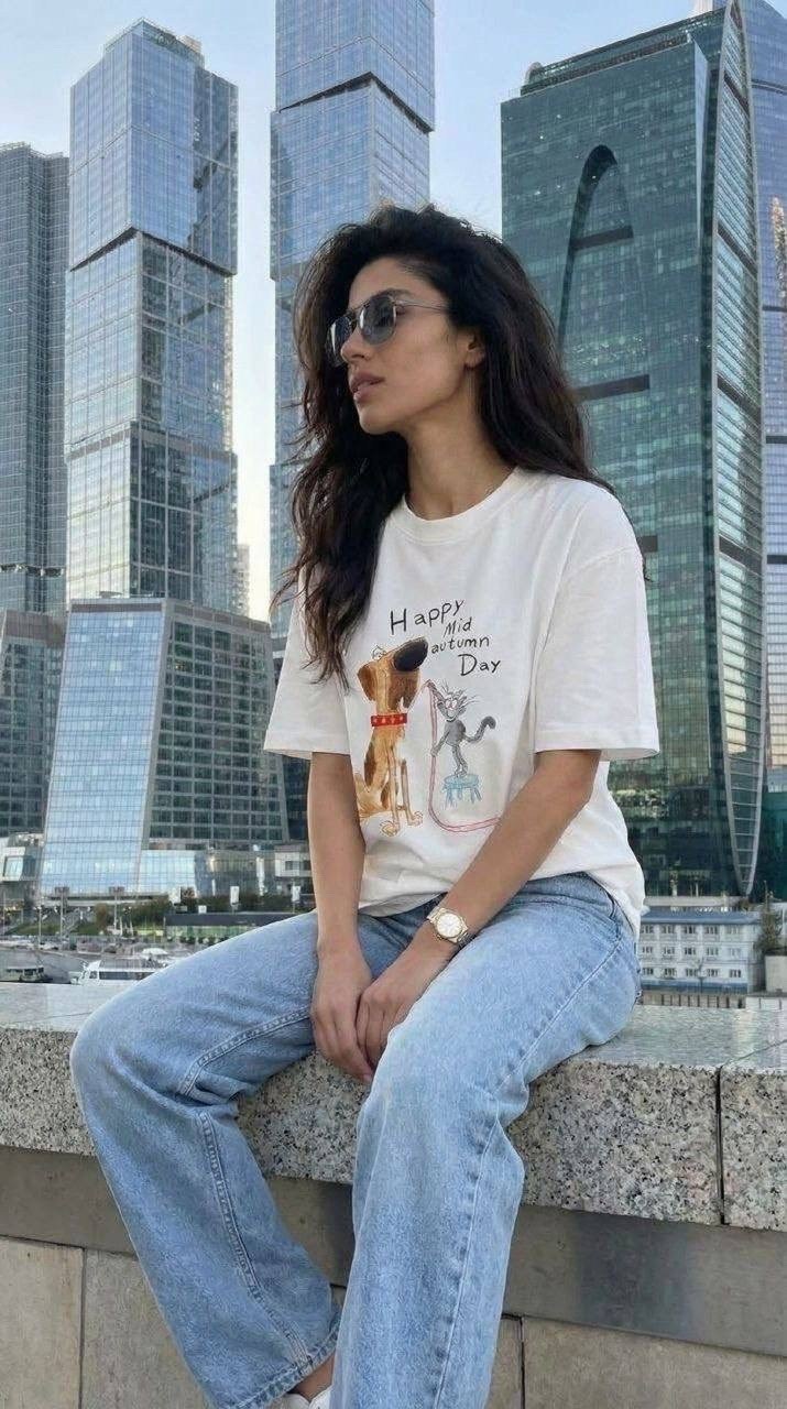 футболка базовая с принтом,футболка белая с,футболка с принтом,одежда стильная,женская футболка