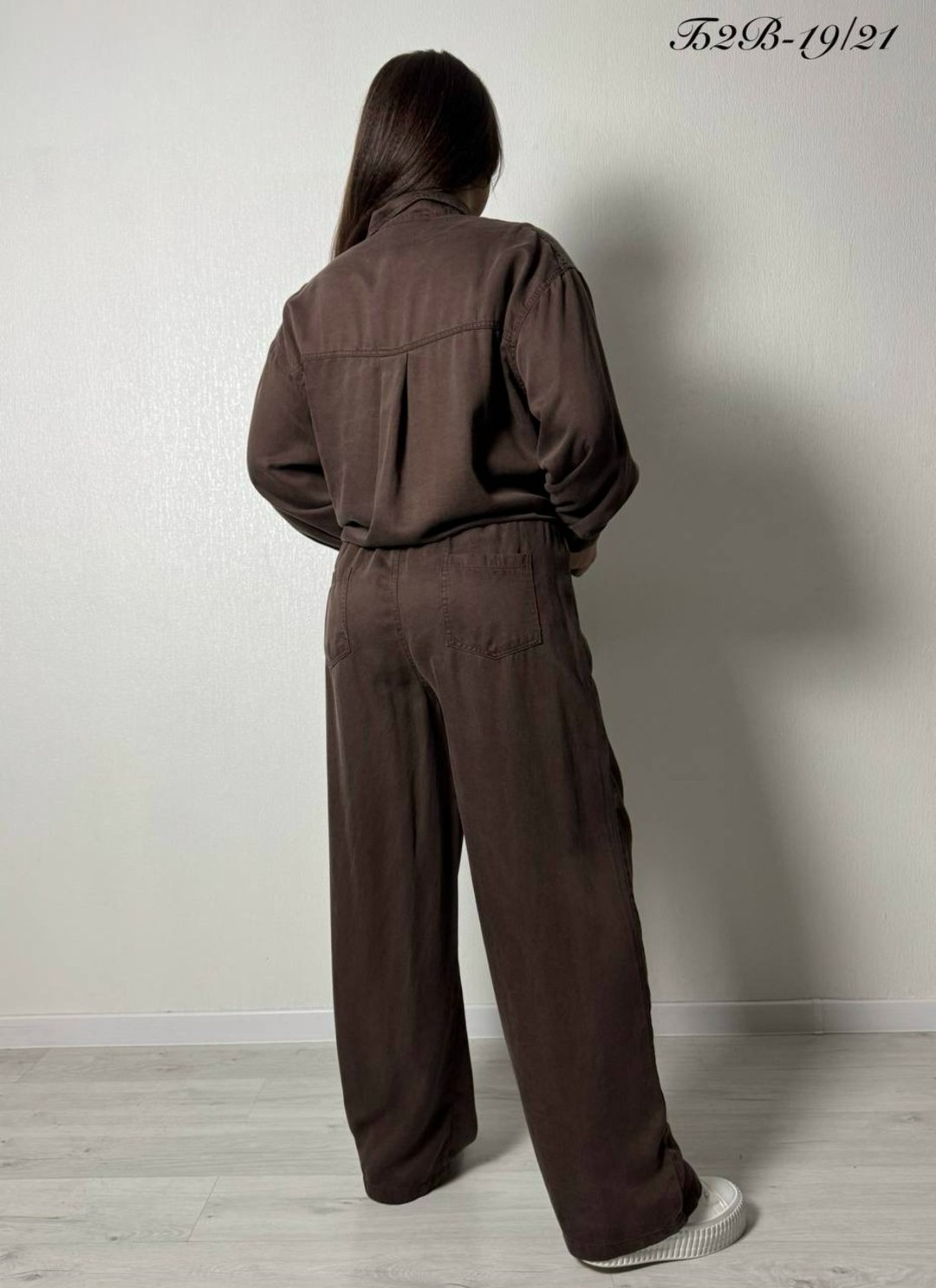 брючный костюм,костюм брючный с рубашкой,стильные костюмы,женский костюм,серый брючный костюм