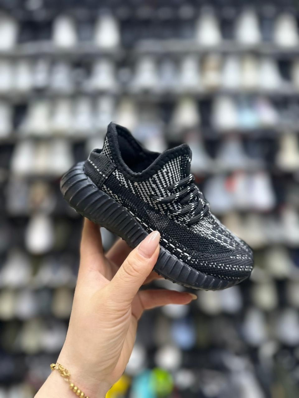 adidas yeezy boost 350 v 2,кроссовки adidas yeezy boost 350,кроссовки адидас изи буст 350 оригинал,adidas yeezy boost 350,adidas yeezy boost 350 v2 oreo