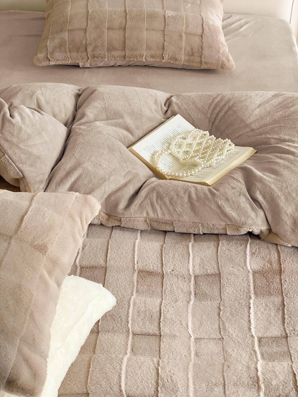 постельного белья,одеяло mency,одеяло mency средней плотности однотонное с простыней на резинке и наволочками,постельного белья евро,комплект постельного белье евро