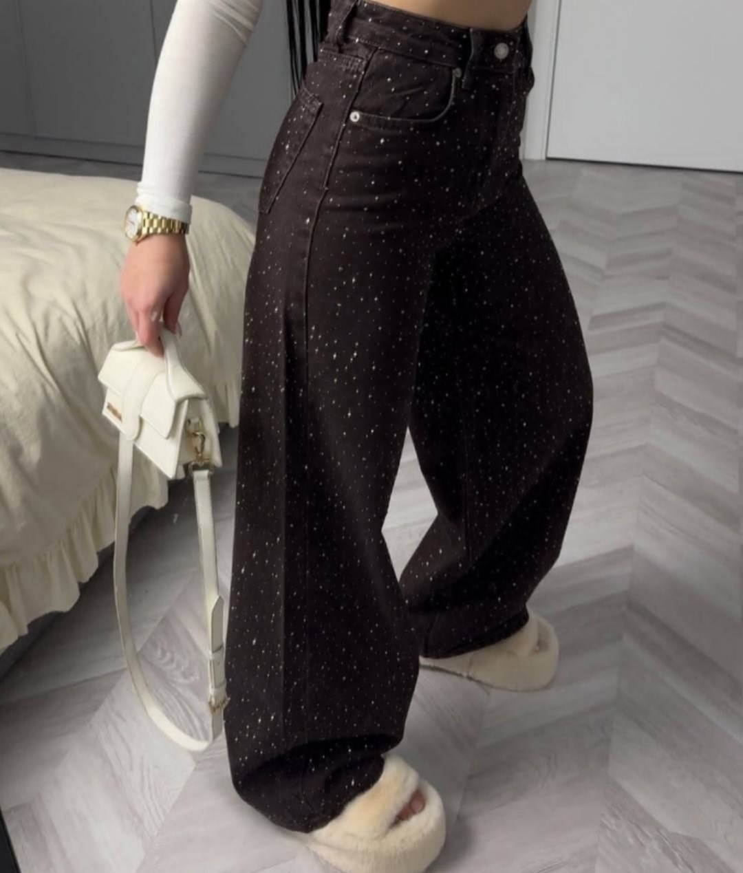 джинсы со стразами в золла,джинсы в стразах,джинсы широкие со стразами,джинсы со стразами 2026,женские джинсы со стразами