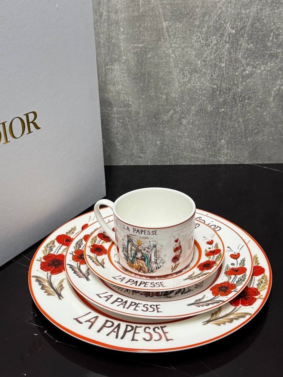 чайная пара dior la papesse,сервиз чайный, посуда dior кофейная пара,dior посуда,набор чайных пар christiane dior la papesse,чайный набор dior