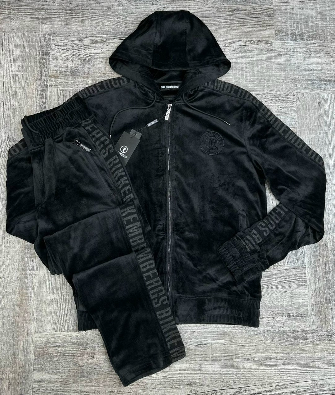 спортивный костюм hugo boss,спортивный костюм kiton,мужской спортивный костюм,спортивный костюм,спортивный костюм hugo