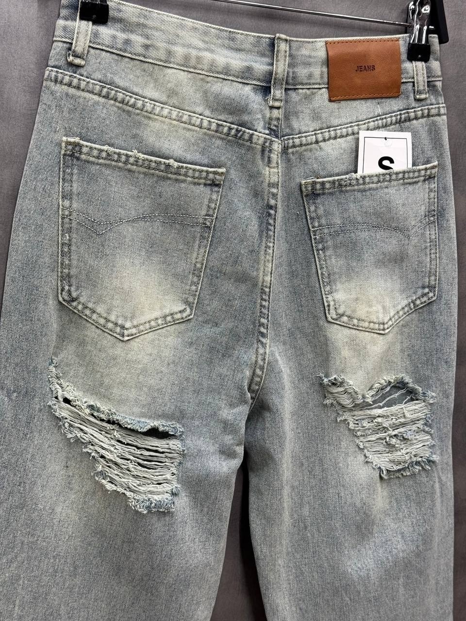 стиль одежды,стильный наряд,джинсы модные,рваные джинсы