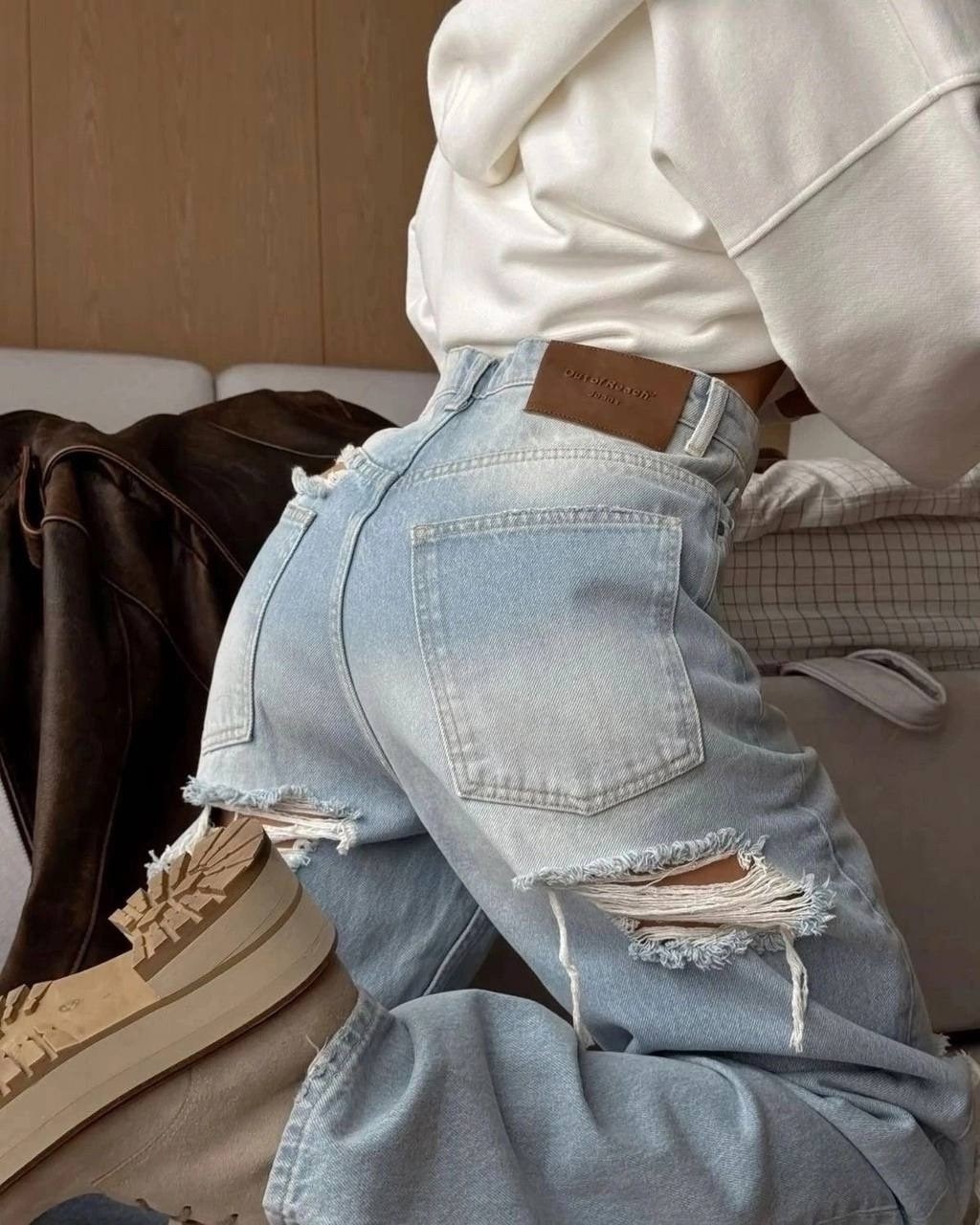 стиль одежды,стильный наряд,джинсы модные,рваные джинсы