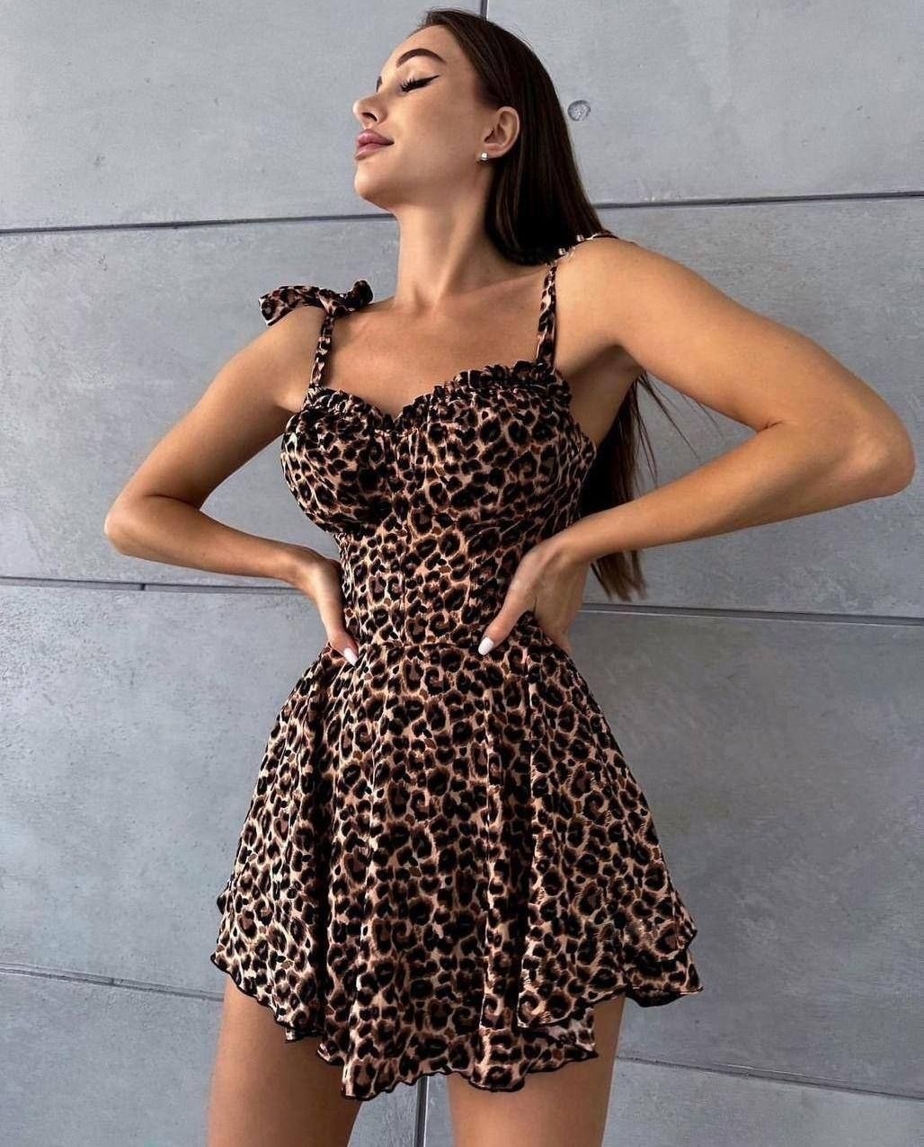 платье леопардовое,платье с леопардовым принтом,платье короткие,платье,женственное короткое платье с леопардовым принтом