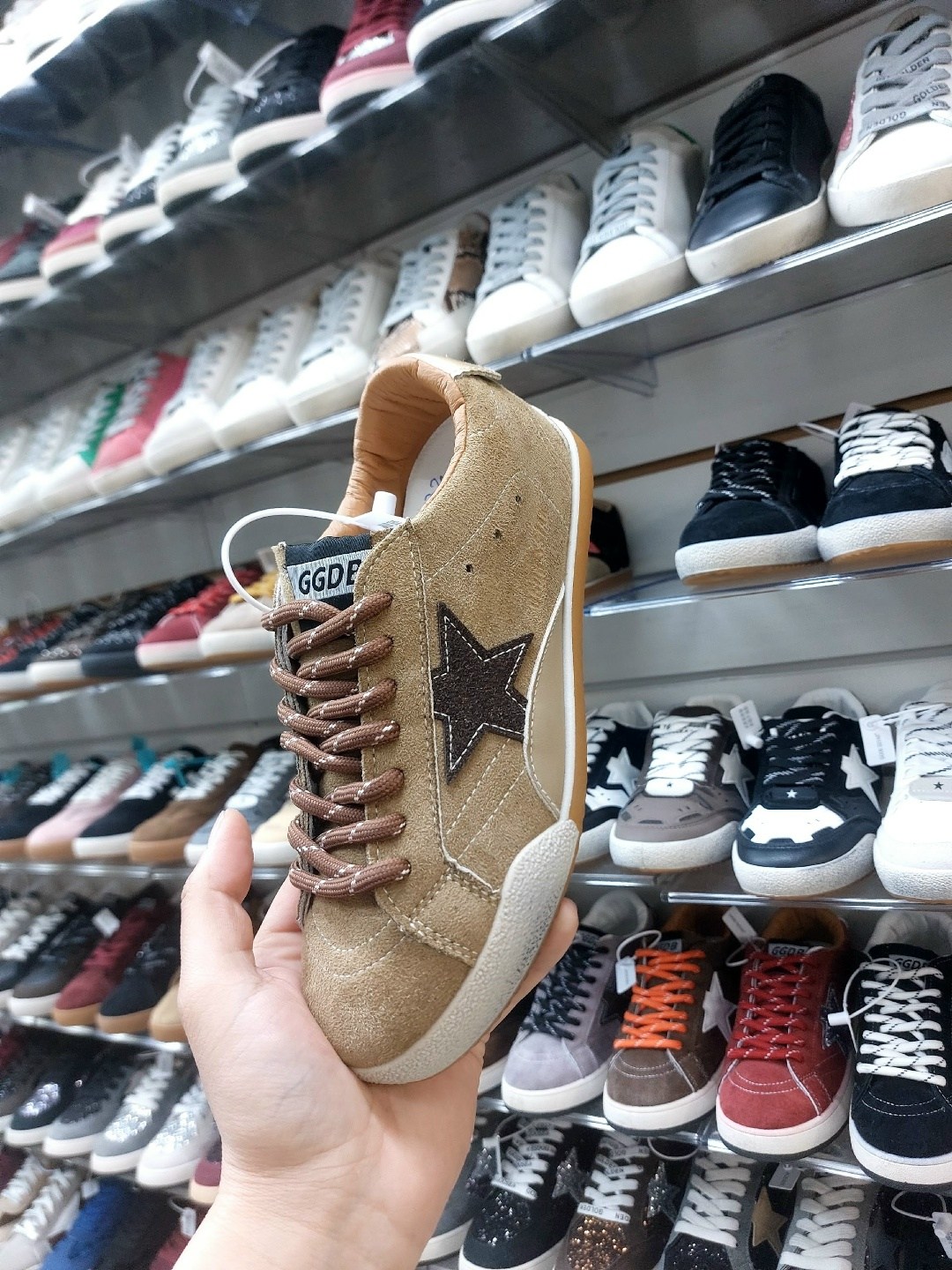 кроссовки golden goose,кеды golden goose,,golden goose sneakers,черные женские кроссовки и кеды golden goose deluxe brand