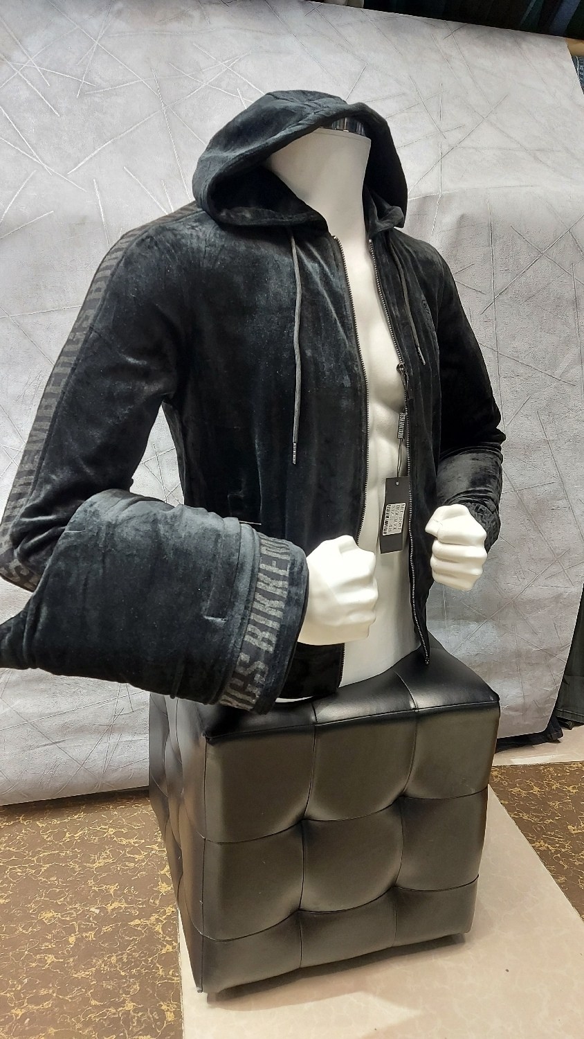 версаче спортивный костюм мужской велюровый,велюровый спортивный костюм versace мужской,велюровый спортивный костюм версаче,велюровый костюм версаче,спортивный костюм версаче мужской