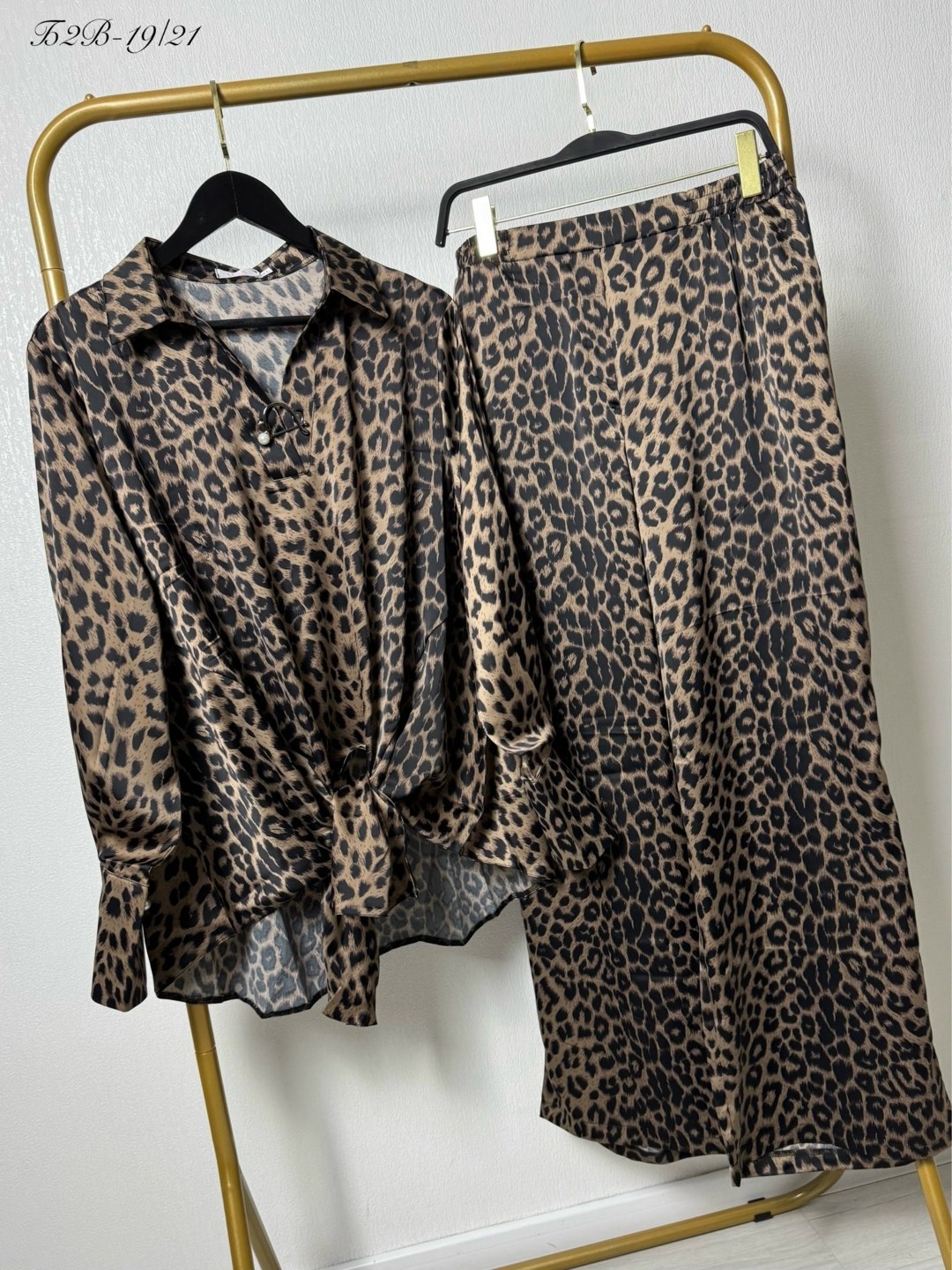 костюм леопардовый,костюм с юбкой,элегантные брюки,костюм с леопардовым принтом,женский костюм