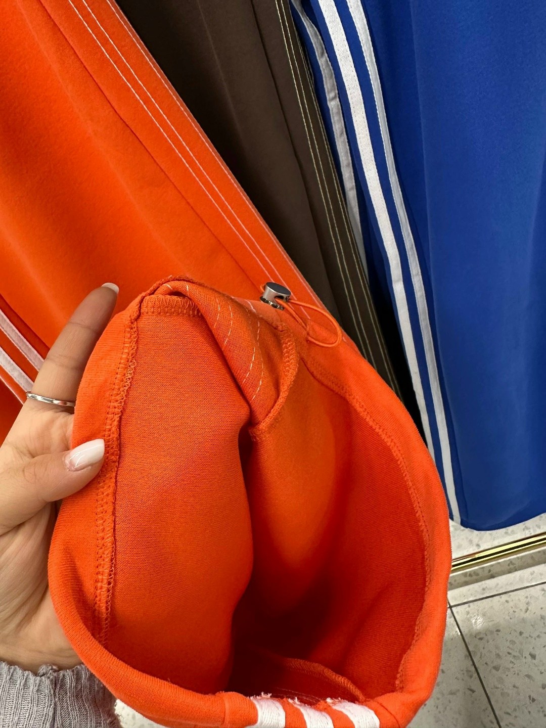 спортивные штаны широкие,брюки карго с лампасами широкие y2k styfash,спортивные штаны adidas,брюки оверсайз с лампасами широкие спортивные y2k,штаны широкие женские