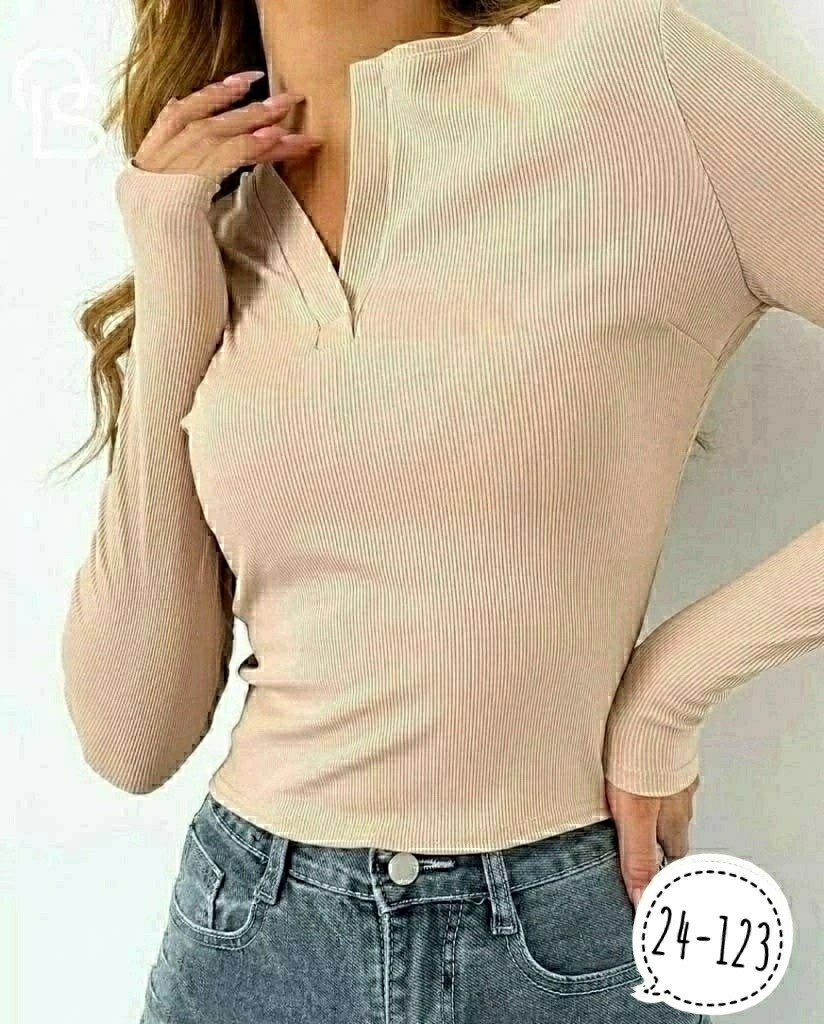 кофта лапша женская,кофта женская,кофта бежевая,кофта в рубчик женская,женская кофта с вырезом