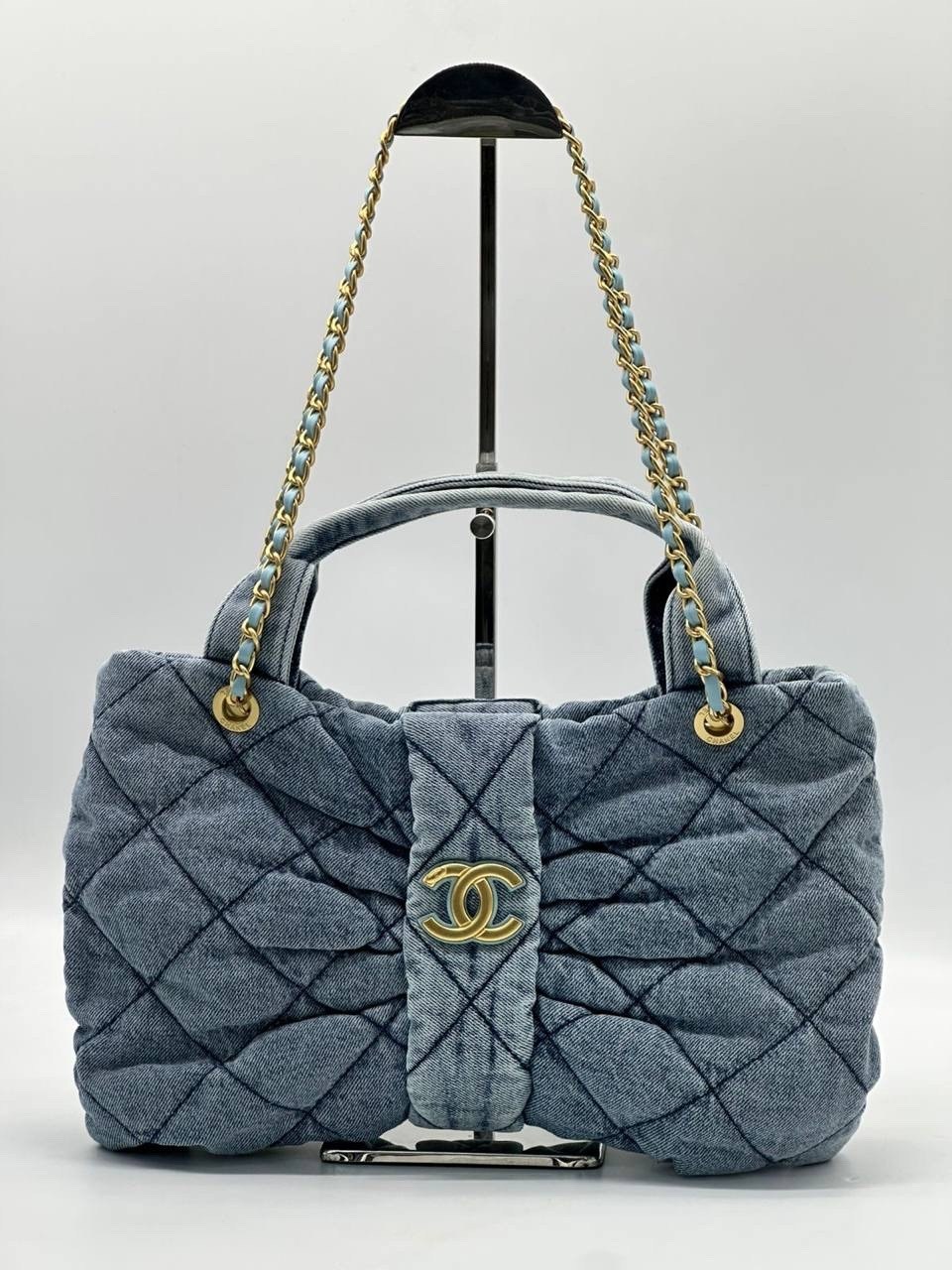 голубая джинсовая сумка chanel 25 small,сумки джинсовые,джинсовая женская сумка chanel,сумка,стеганая сумка