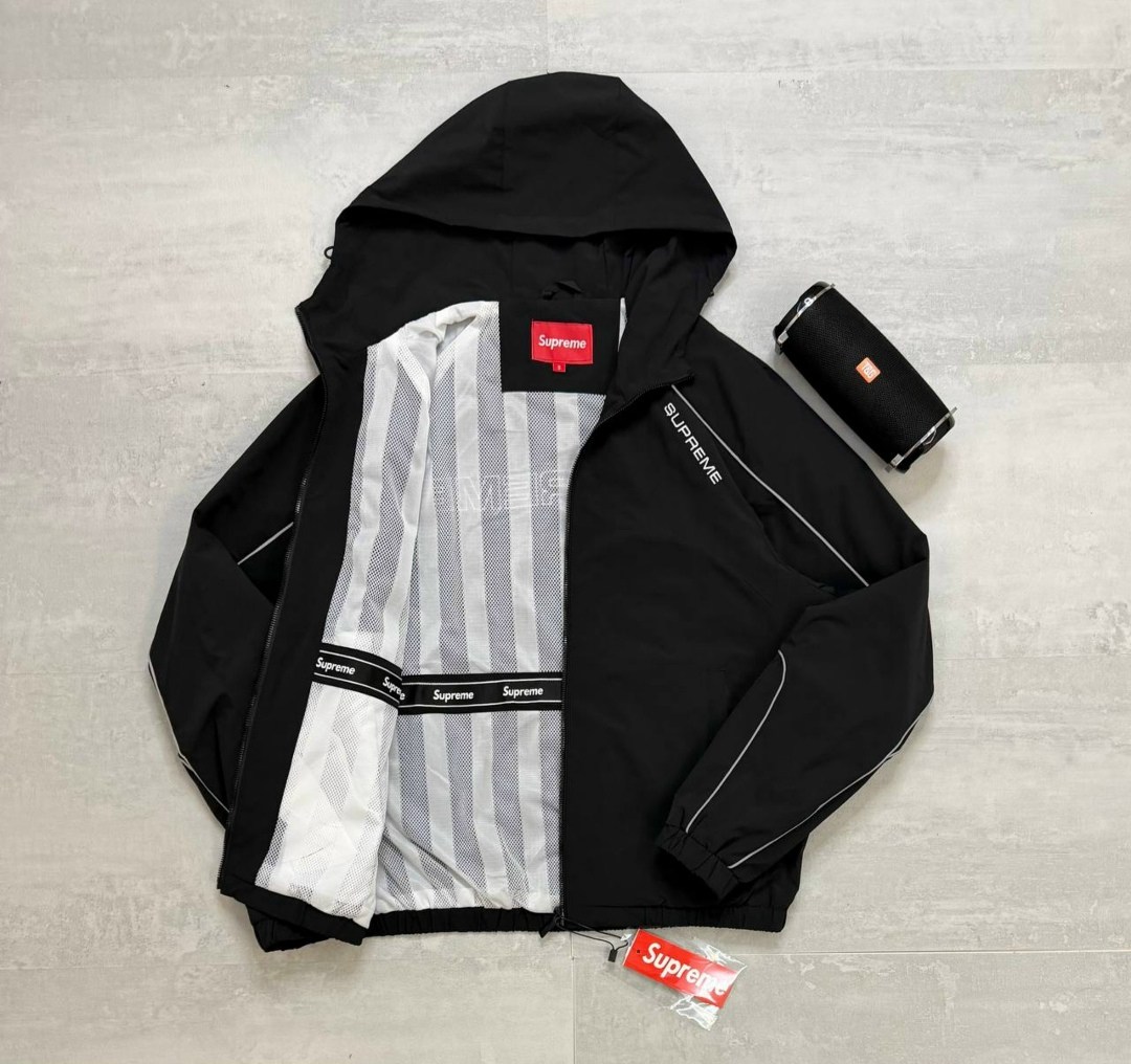 supreme supreme,ветровка supreme,supreme красная куртка,куртка суприм,светоотражающая куртка supreme