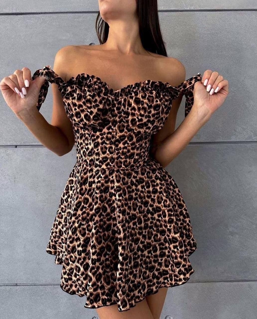 платье леопардовое,платье с леопардовым принтом,платье короткие,платье,женственное короткое платье с леопардовым принтом