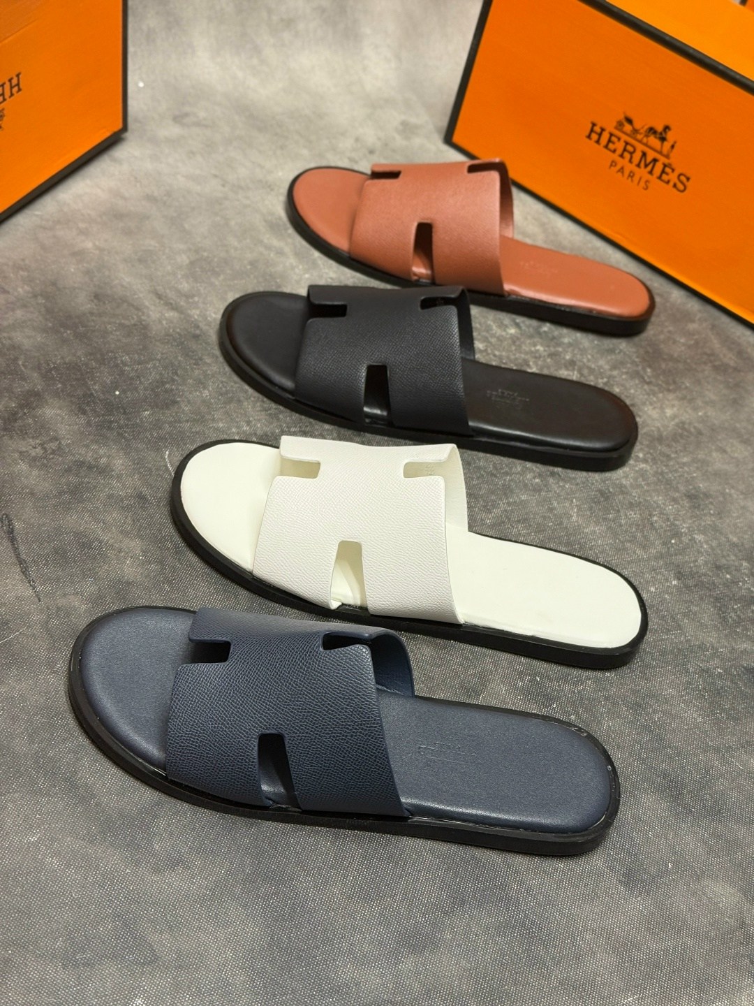 мужские шлепанцы эрмес,шлепанцы hermes,шлепки hermes,мужские шлепки гермес,тапочки hermes мужские
