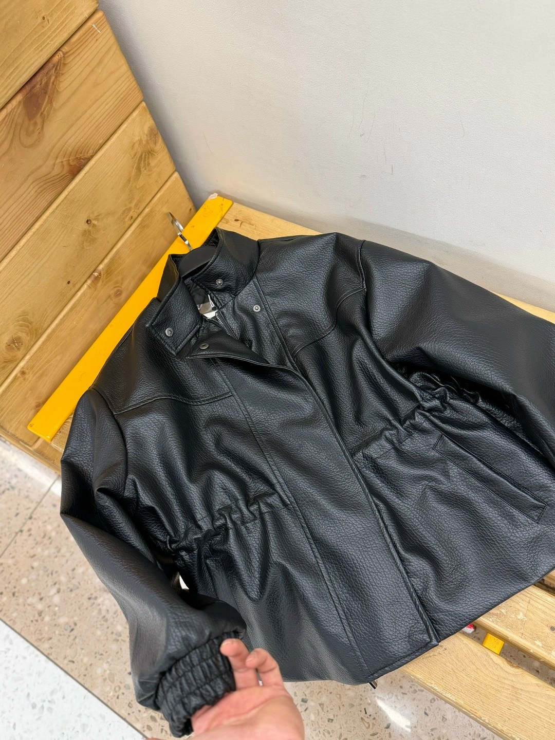 кожаная куртка,леггинсы кожаные,модный образ,кожаная куртка женская