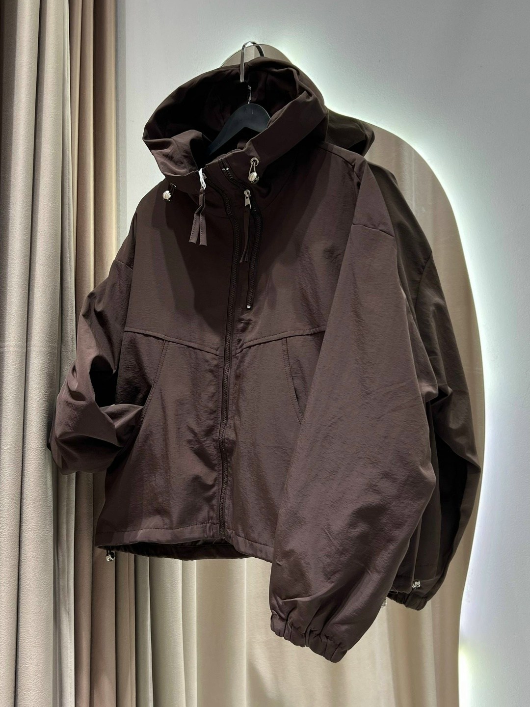 повседневная куртка,куртка модная,легкая куртка,куртка женская,ветровка