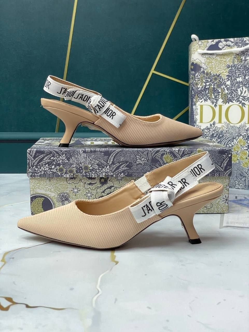 туфли dior,туфли диор женские,босоножки низкий каблук диор,туфли диор,туфли женские dior slingback