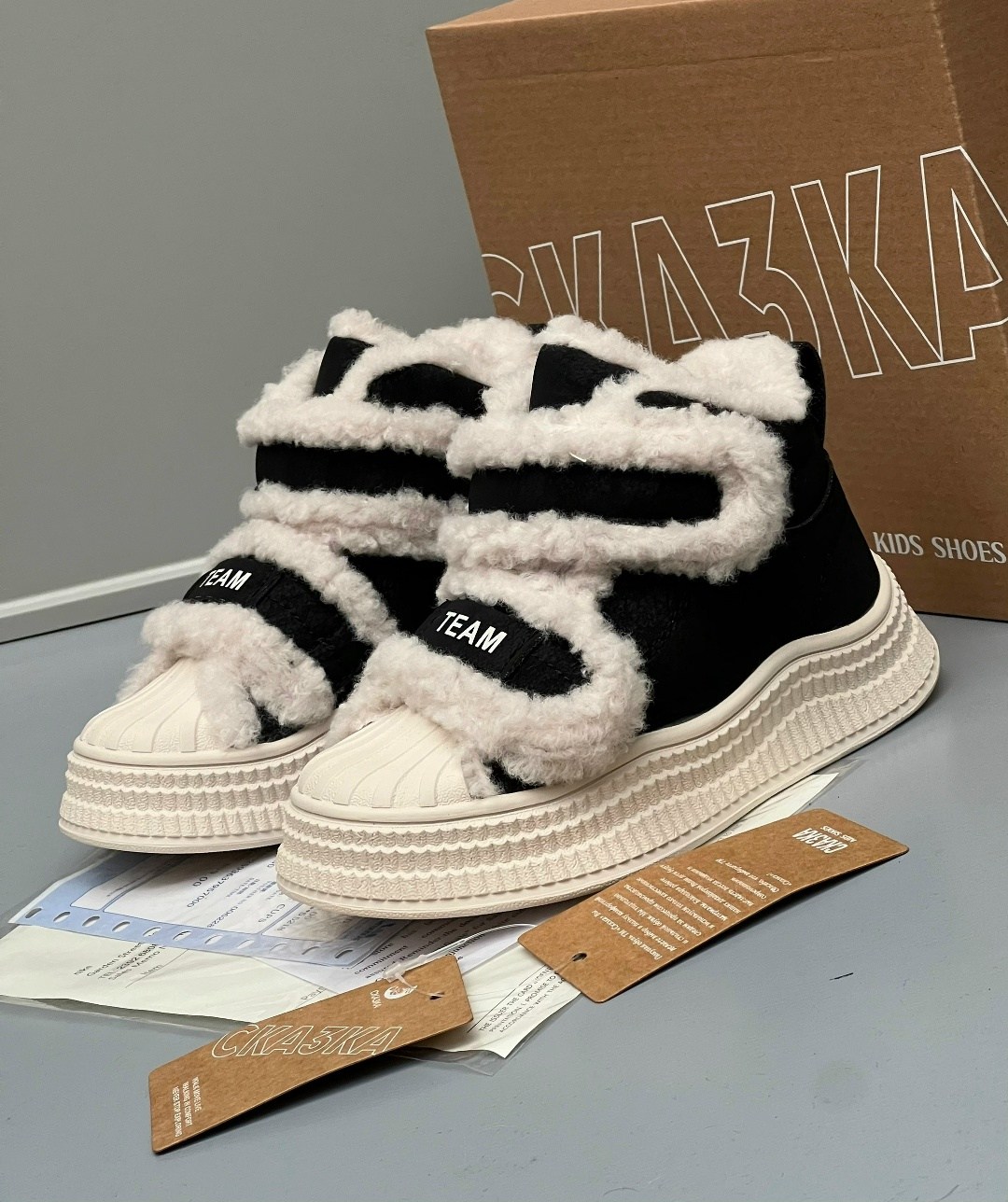 высокие тёплые кеды шанель,,кроссовки утепленные зимние теплые комфортные chanel,кеды на платформе с мехом,зимние кеды шанель