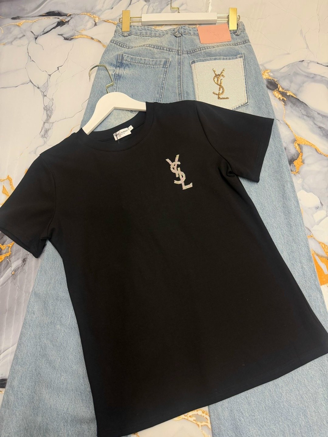 футболки женская,футболки женские мужские,футболка yves saint laurent,футболки модные,стиль футболка