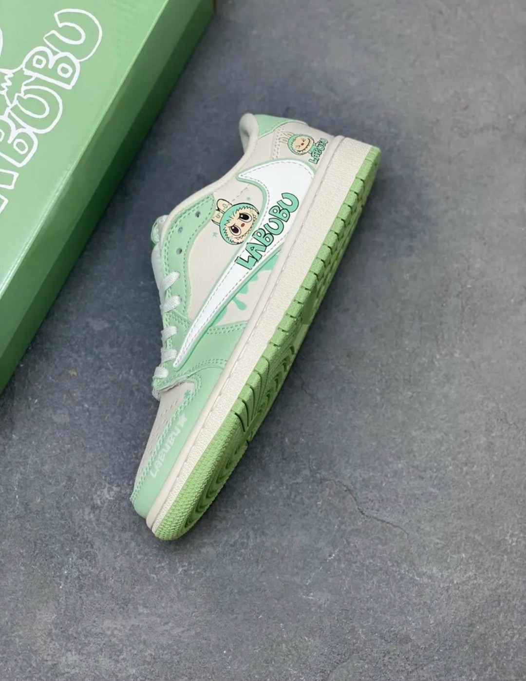кроссовки,женские кроссовки,оригинальные кроссовки,баскетбольная ,nike air jordan 1 low travis scott