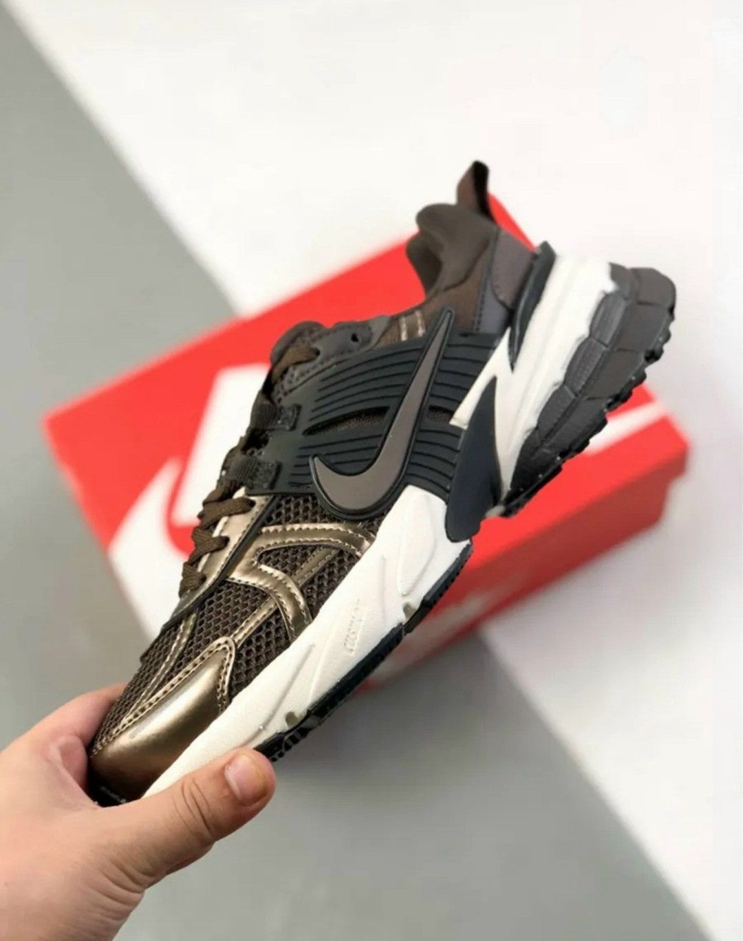 кроссовки nike v 2 k run,кроссовки nike,женские повседневные кроссовки nike v2k run коричневый,кроссовки,женские кроссовки nike