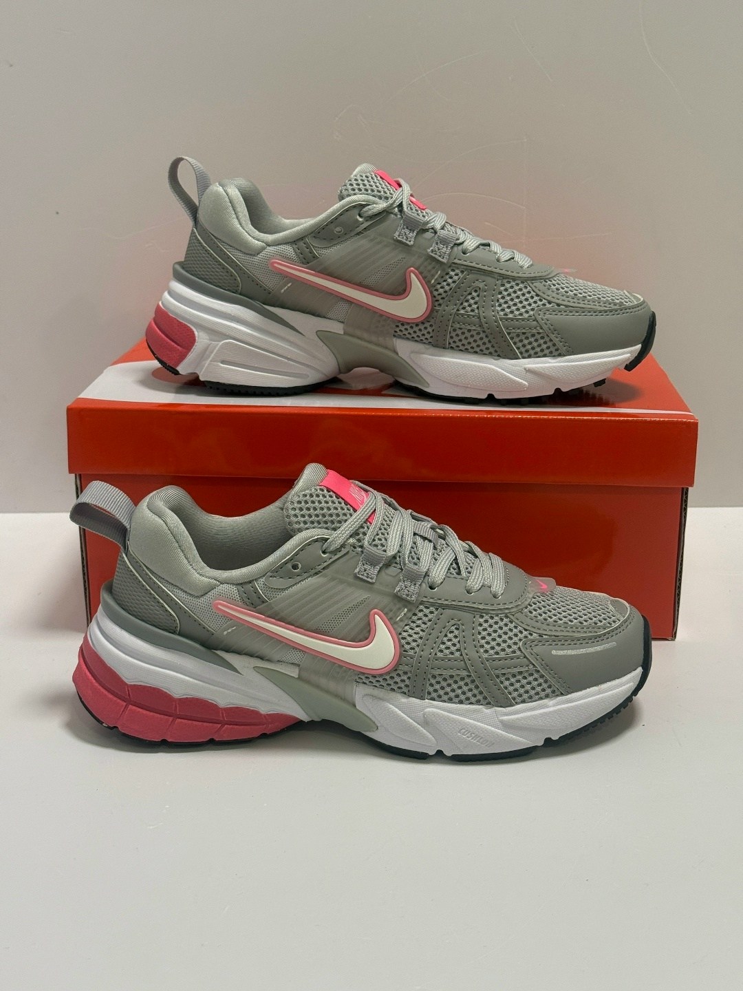 кроссовки nike,кроссовки,женские кроссовки nike,кроссовки nike v 2 k run,повседневные кроссовки