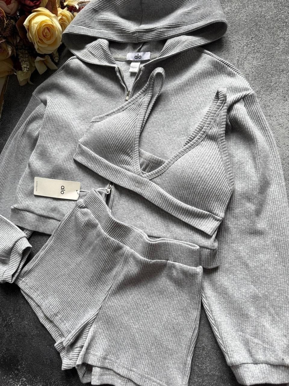 костюм спортивный с шортами и топ,женский спортивный комплект,трикотажный костюм с шортами,комплект спортивной одежды,трикотажные костюмы