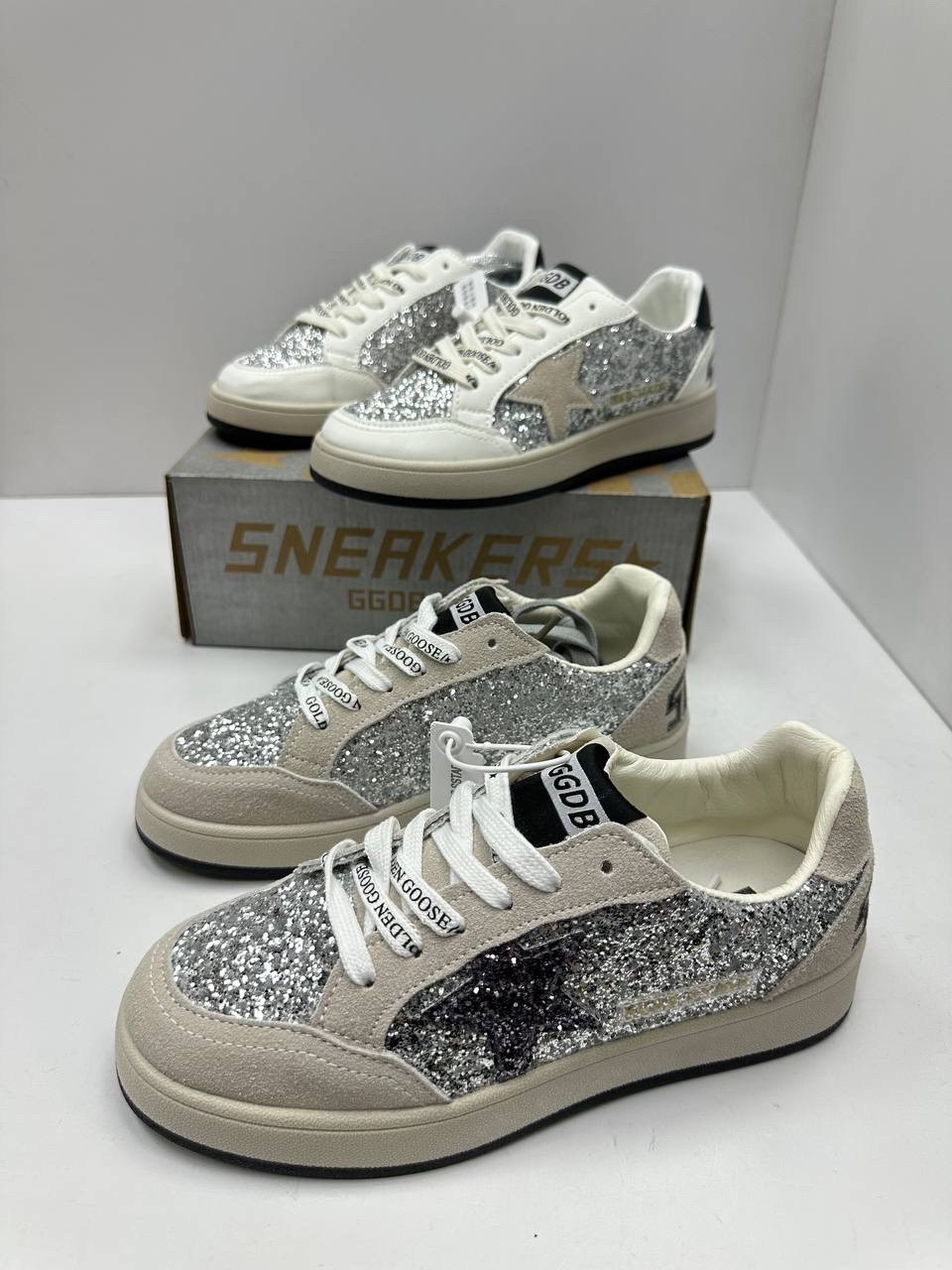 golden goose кеды hi star с блестками белый,низкие кеды ball-star glitter golden goose,кроссовки golden goose,golden goose кеды glitter,golden goose hi star glitter sneakers