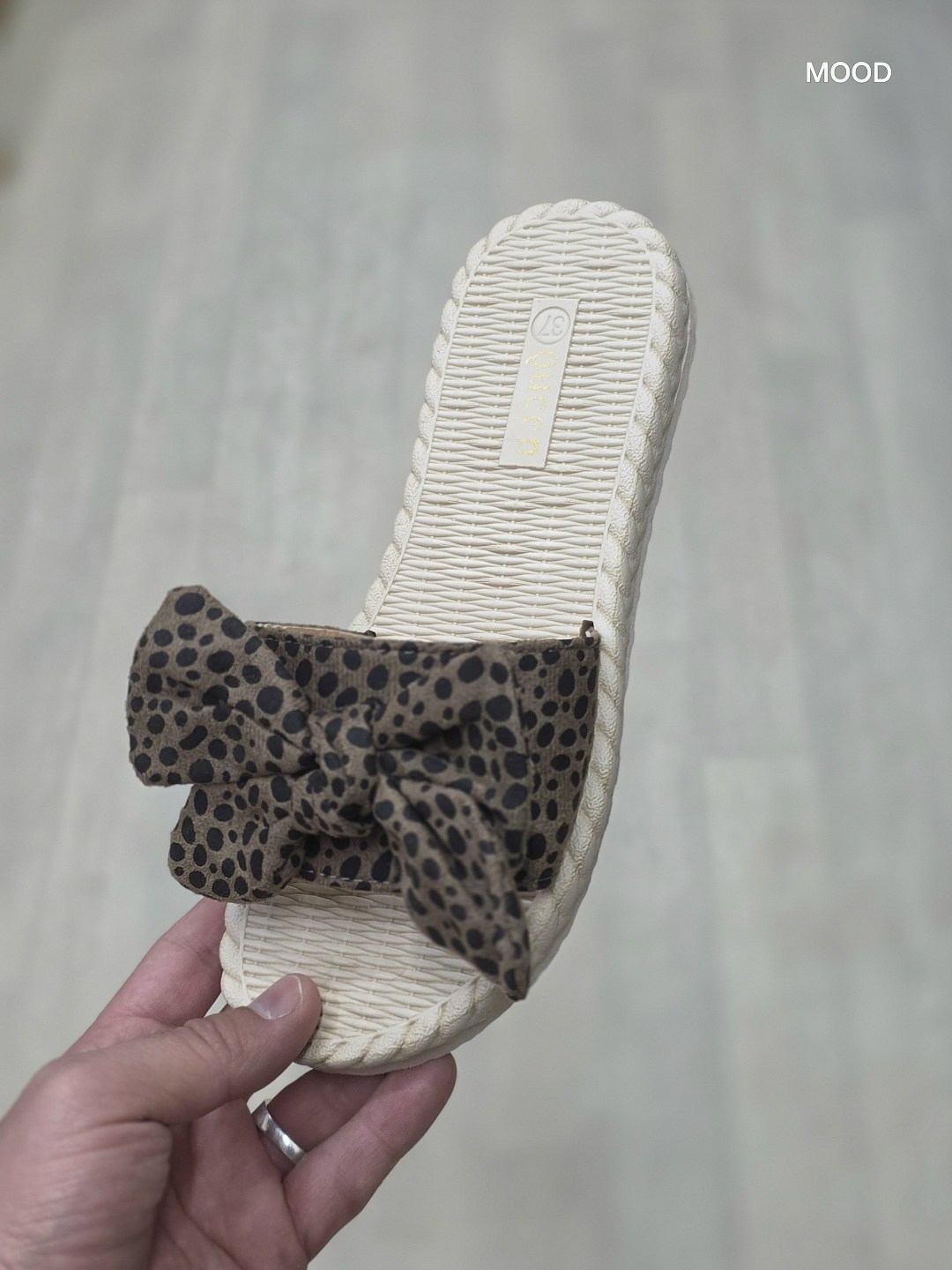 тапочки женские,шлепанцы женские,женские тапки,тапочки модные,