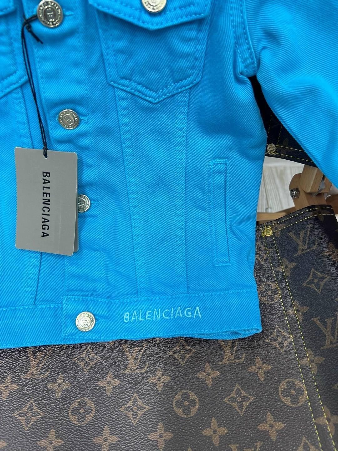 джинсовая куртка balenciaga,джинсовка баленсиага мужская,джинсовка balenciaga,куртка balenciaga,джинсовая куртка