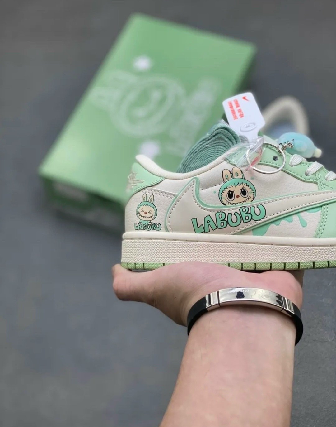кроссовки,женские кроссовки,оригинальные кроссовки,баскетбольная ,nike air jordan 1 low travis scott