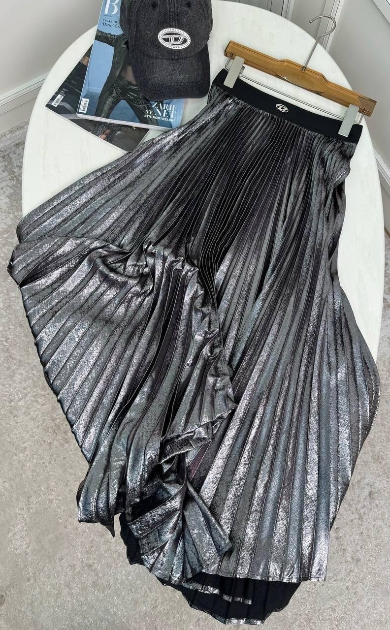 металлизированная юбка плиссе,юбка плиссе,плиссированная юбка,образы с плиссированной юбкой,юбка плиссе образы