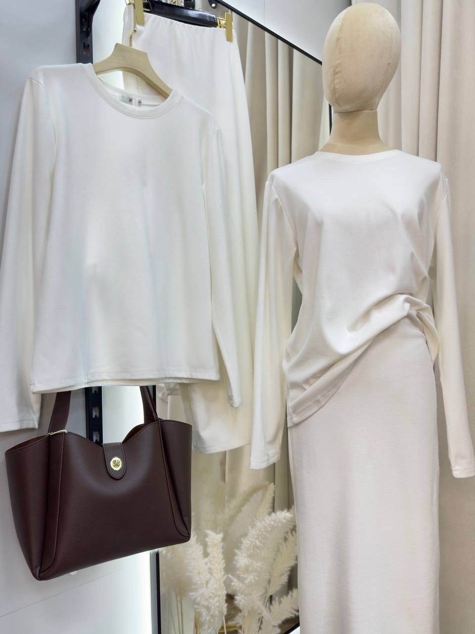 костюм вязаный трикотажный с юбкой теплый,трикотажный костюм,костюм двойка трикотажный вязаный с юбкой m.e.shop цвет белый,трикотажные костюмы с юбками