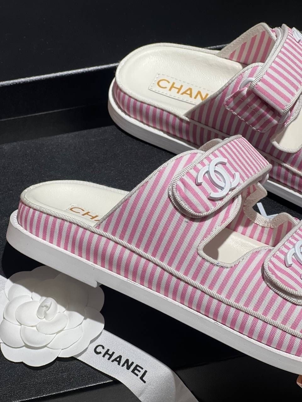 сандалии chanel,босоножки chanel,шанель босоножки,шлепанцы chanel,босоножки шанель на липучках